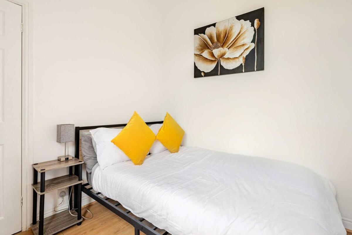 2 Min Walk Etihad Stadium & Coop Arena - 3Br, Free Parking Манчестер Экстерьер фото