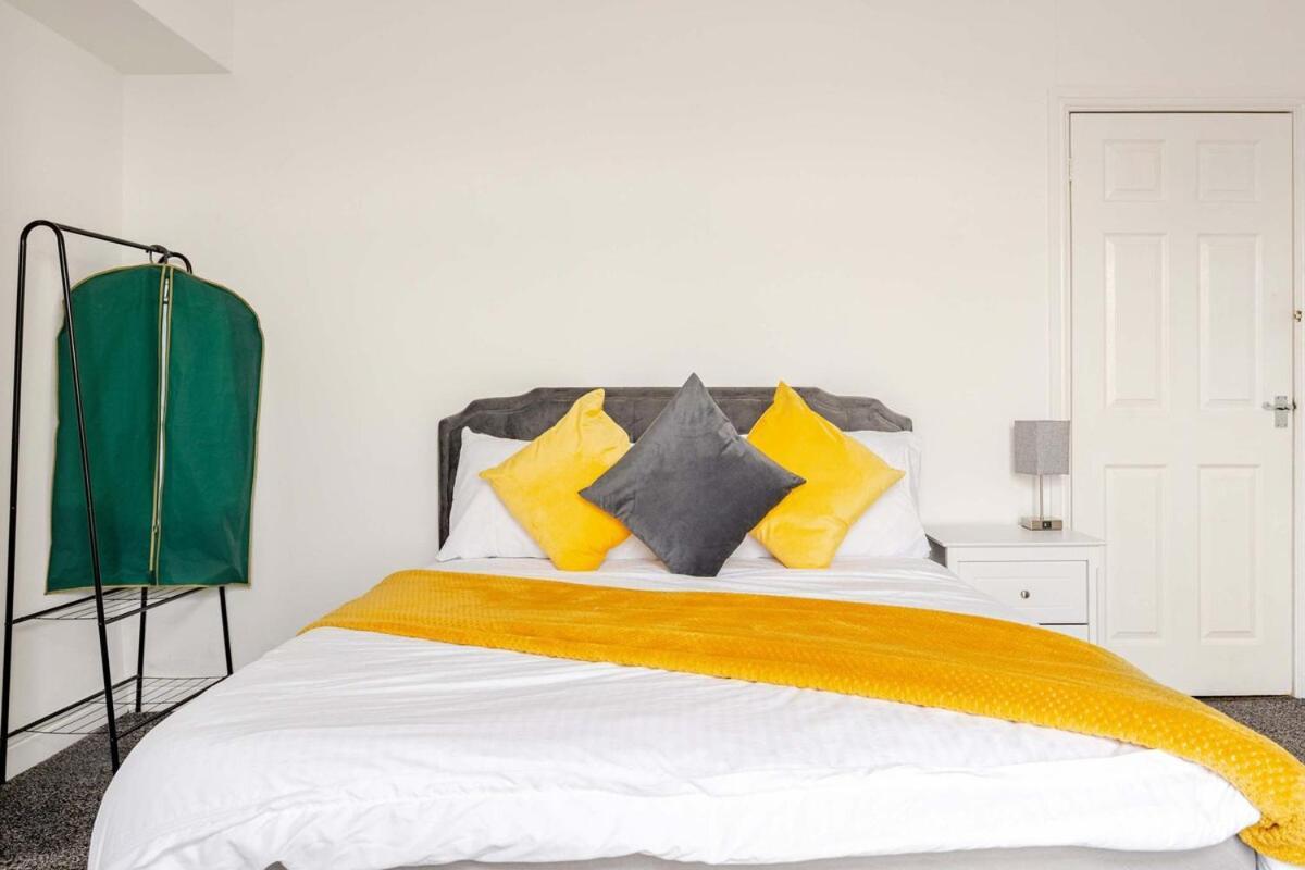 2 Min Walk Etihad Stadium & Coop Arena - 3Br, Free Parking Манчестер Экстерьер фото